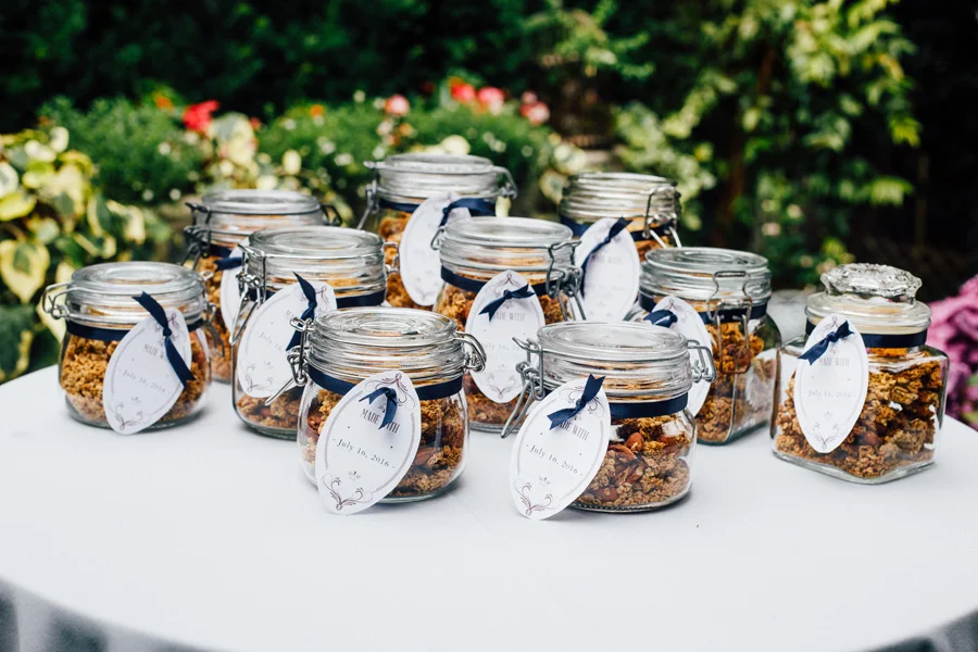 DIY HOMEMADE GRANOLA WEDDING FAVORS KENDRA FOUND IT